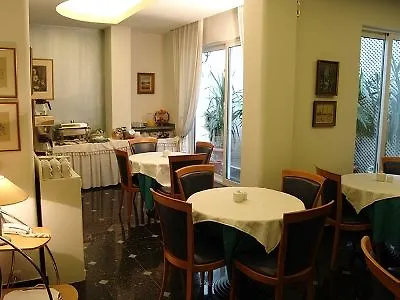Athos 3* Atény