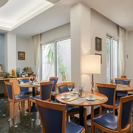 Athos Hotel 3*