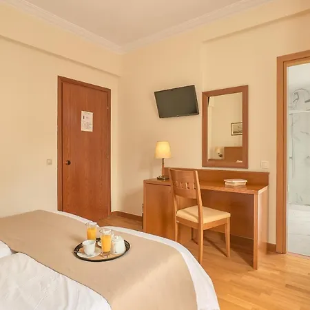 Athos Hotel 3*